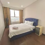 Alm\'S 2 Bedroom Apartment At Sunrise City District 7